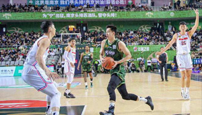 今年夏天合同到期大牌球员转会难，郭昊文成香饽饽受多家俱乐部青睐