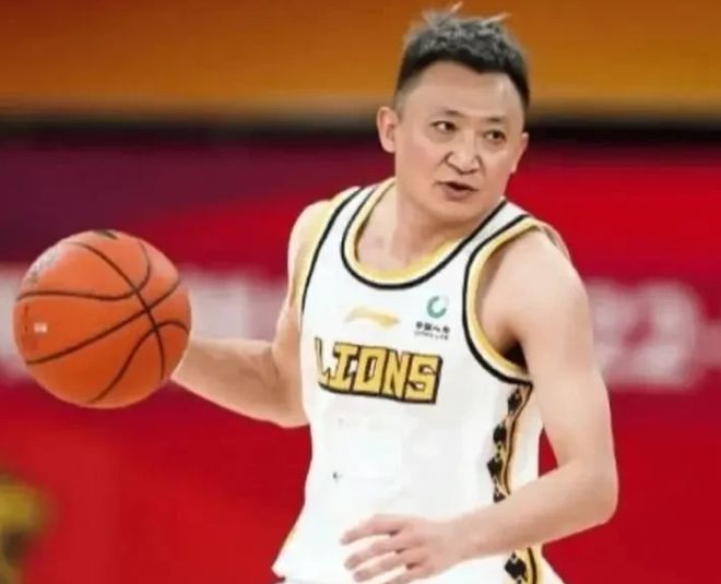 史上最差总决赛！北京球迷投诉闫军5大错漏判，杨鸣犀利点评
