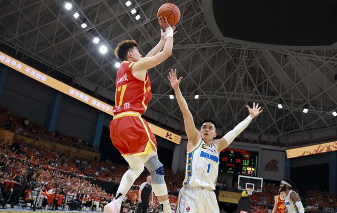 史上最差总决赛！北京球迷投诉闫军5大错漏判，杨鸣犀利点评