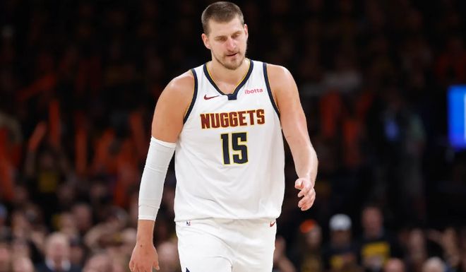 5月10日NBA季后赛分区半决赛掘金主场G3战，约基奇深陷困境