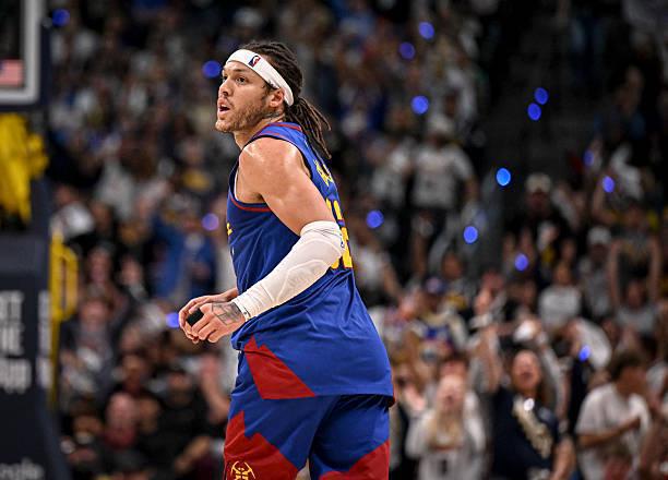 NBA西部半决赛G3：掘金主场险胜雷霆，阿隆-戈登表现出色