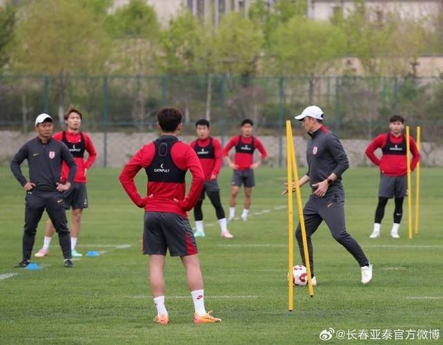 亚泰新帅苏亚雷斯落地长春，首秀将至，能否重塑球队辉煌？