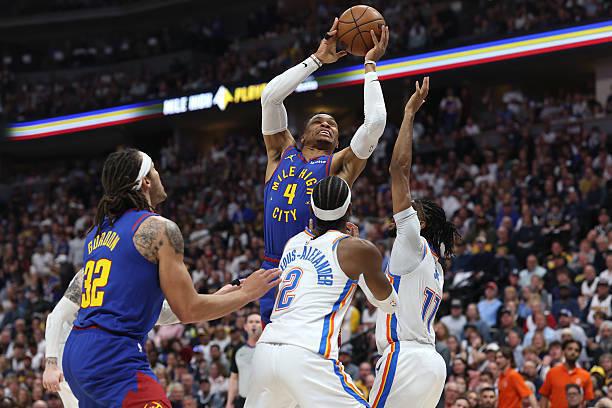 NBA西部半决赛G3：掘金主场险胜雷霆，威少表现亮点与不足并存