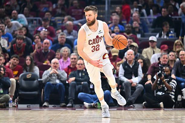 NBA东部半决赛G3：骑士扳平总比分，迪恩 - 韦德表现糟糕