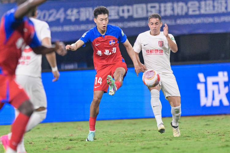 中超第12轮成都蓉城4-0胜梅州客家，韩鹏飞出场机会锐减仍居次席