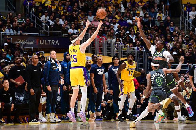 5月11日NBA季后赛激战，湖人出局后为下赛季准备，里夫斯或拒续约且瞄克拉克斯顿补强内线