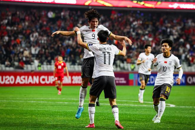 U20国青未晋级世赛虽遗憾，中超赛场王钰栋等选手大放光芒