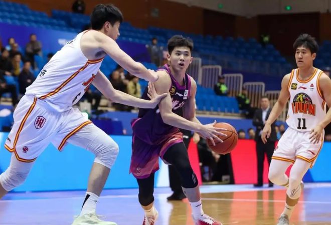 吴前渐老浙江男篮需补后卫新鲜血，18岁李悦洲表现亮眼