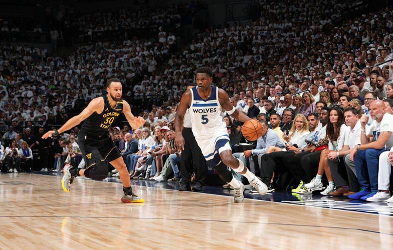 NBA 季后赛次轮 G3：勇士 97-102 惜败森林狼，巴特勒与库明加表现关键