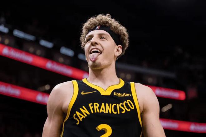 NBA 季后赛次轮 G3：勇士 97-102 惜败森林狼，巴特勒与库明加表现关键
