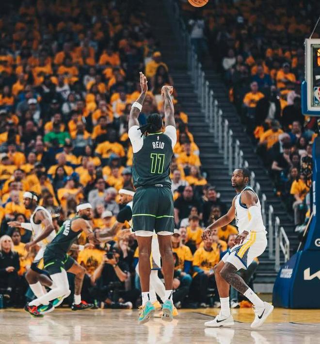 NBA季后赛分区半决赛：排名低的球队表现惊人，勇士主场惜败森林狼