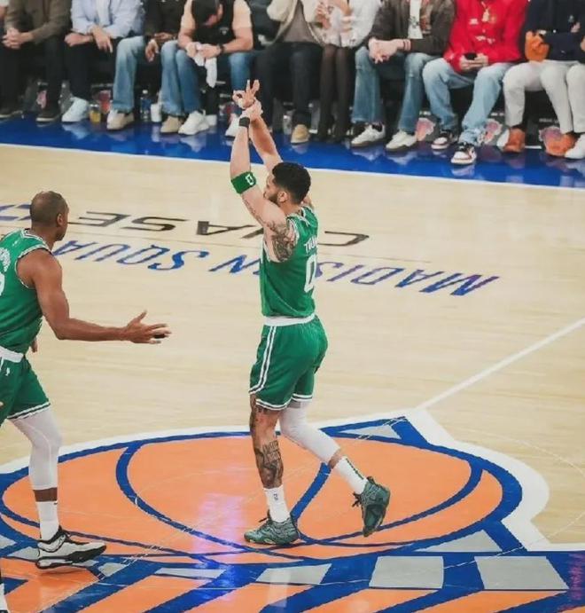 NBA 季后赛凯尔特人对阵尼克斯，塔图姆状态成关键