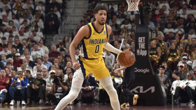 NBA季后赛激战：今日两场赛事赛果及第二轮前3场比分情况