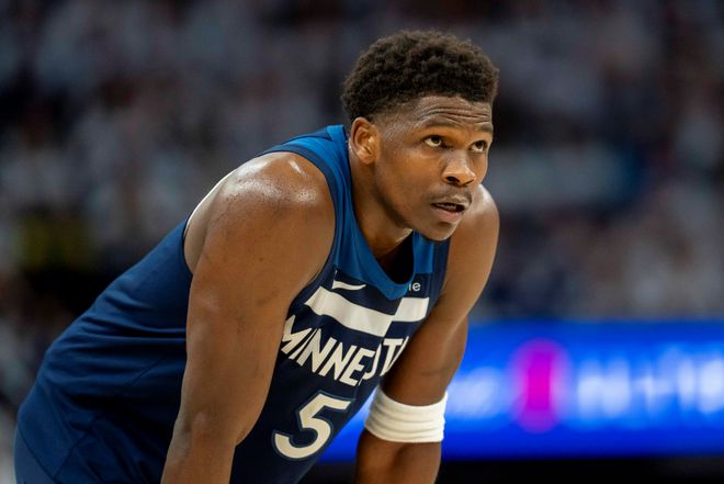 NBA季后赛勇士主场迎森林狼挑战，库里缺阵最终逆转失利