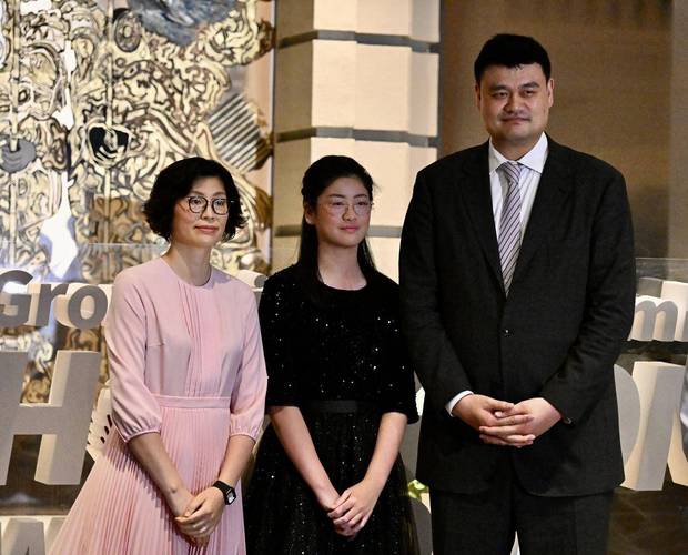 叶莉：姚明妻子，曾接棒姚基金理事长，现官宣退出